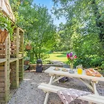 1 Bed In Harrogate Oc-93258 Darley