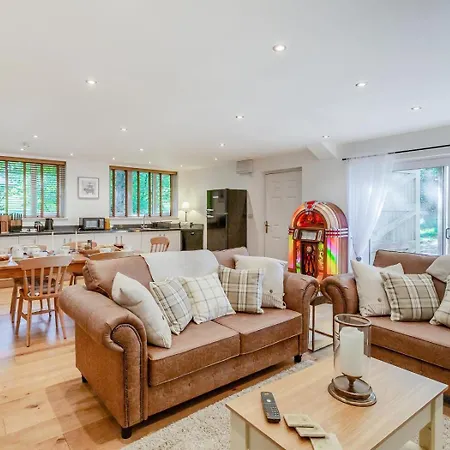 Lodge 1 Bed In Harrogate Oc-93258 Darley